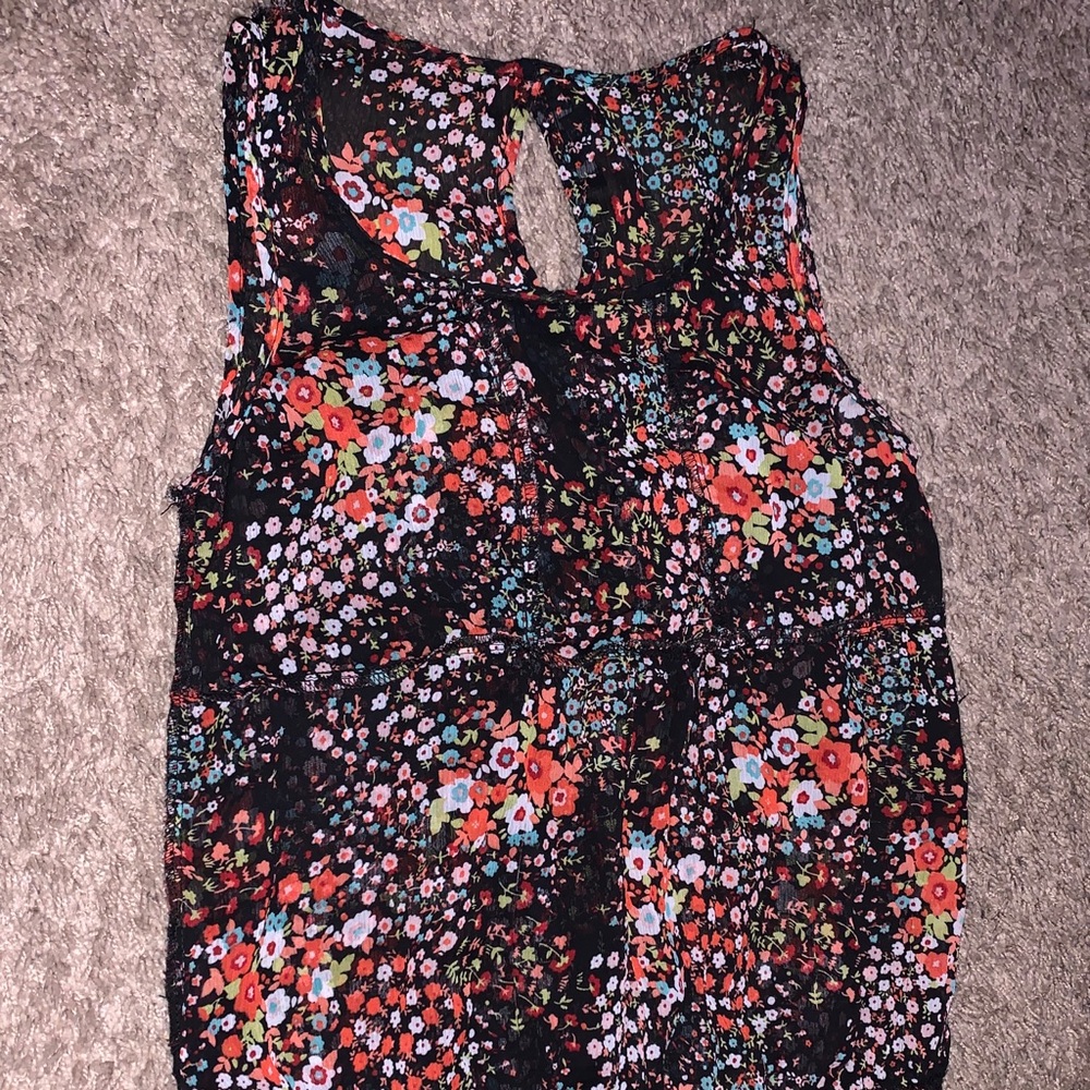 Floral key hole blouse